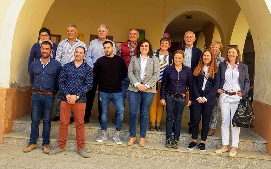 Foto de familia de la candidatura del PP al Ayuntamiento de Albalate del Arzobispo. / PP