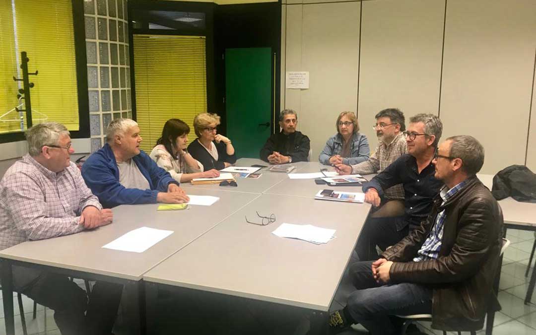 Reunión del candidato de Ciudadanos en Alcañiz, Kiko Lahoz, con las asociaciones de vecinos