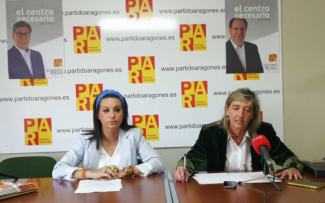 Esther Peirat y Eva Fortea, candidatas del PAR a las Cortes por Teruel. / PAR