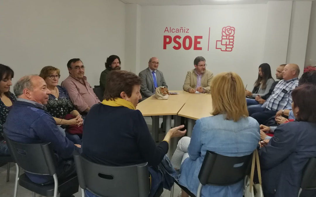 Reunión del PSOE de Ignacio Urquizu con los afectados de Pui Pinos