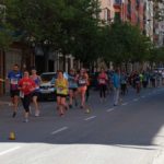 Atletas durante la celebración de esta carrera por la avenida Aragón. /A.M.