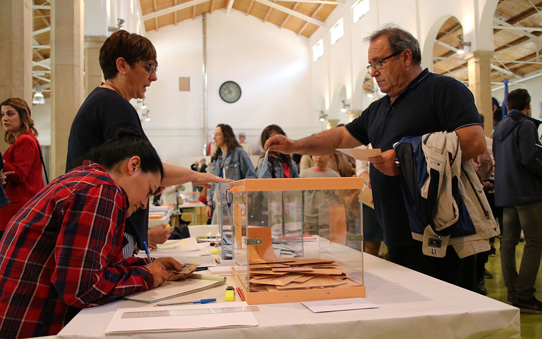 Foto de archivo de las votaciones en Alcañiz