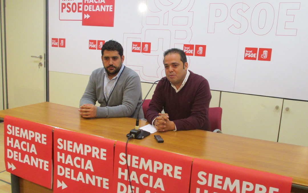 Diego Piñeiro y Antonio Amador durante la presentación de la campaña electoral este jueves en Teruel