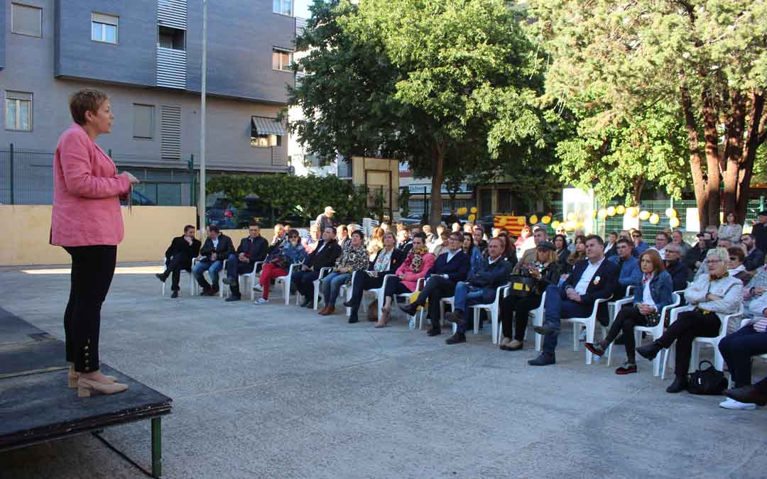 Berta Zapater durante su intervención en el mitin este domingo. Foto: L. Castel