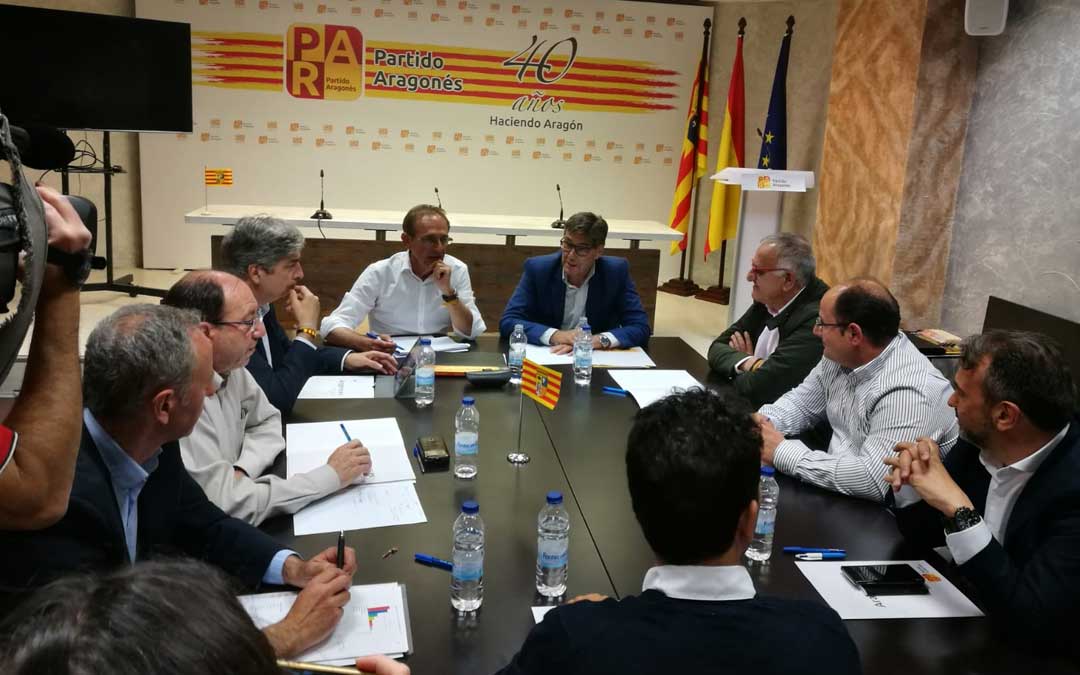 La Comisión Permanente del PAR se ha reunido este jueves para valorar los resultados y avanzar su postura sobre los pactos regionales. Apostarán por un gobierno moderado, descartando a Vox y dando vía libre a PSOE para negociar.