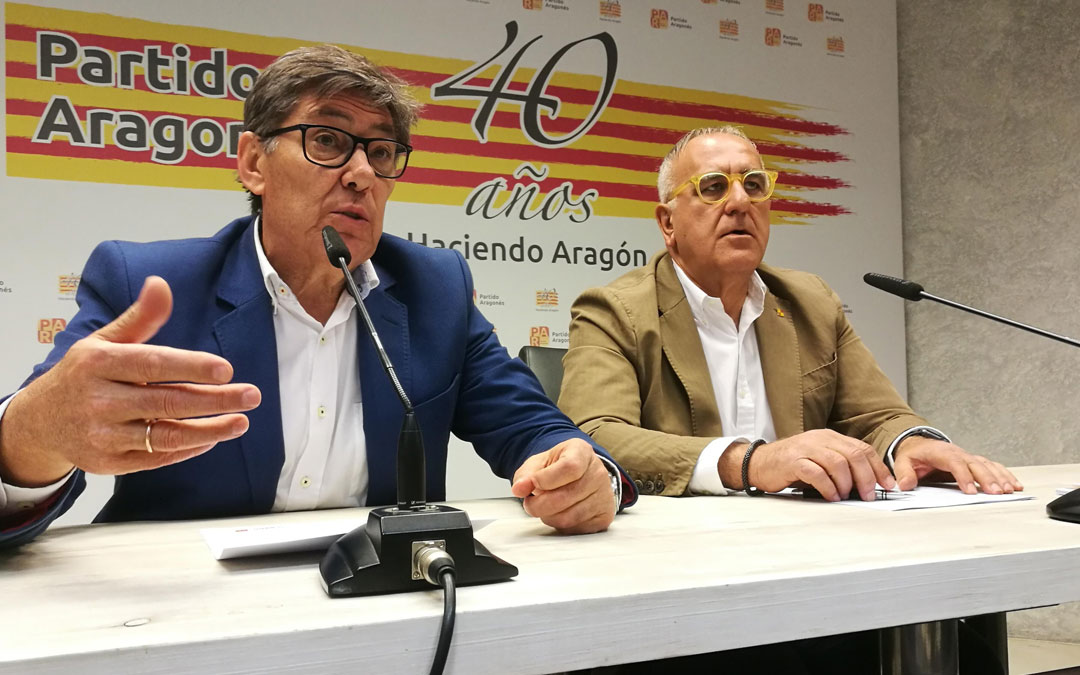 Arturo Aliaga y Clemente Sánchez, este miércoles en Zaragoza.