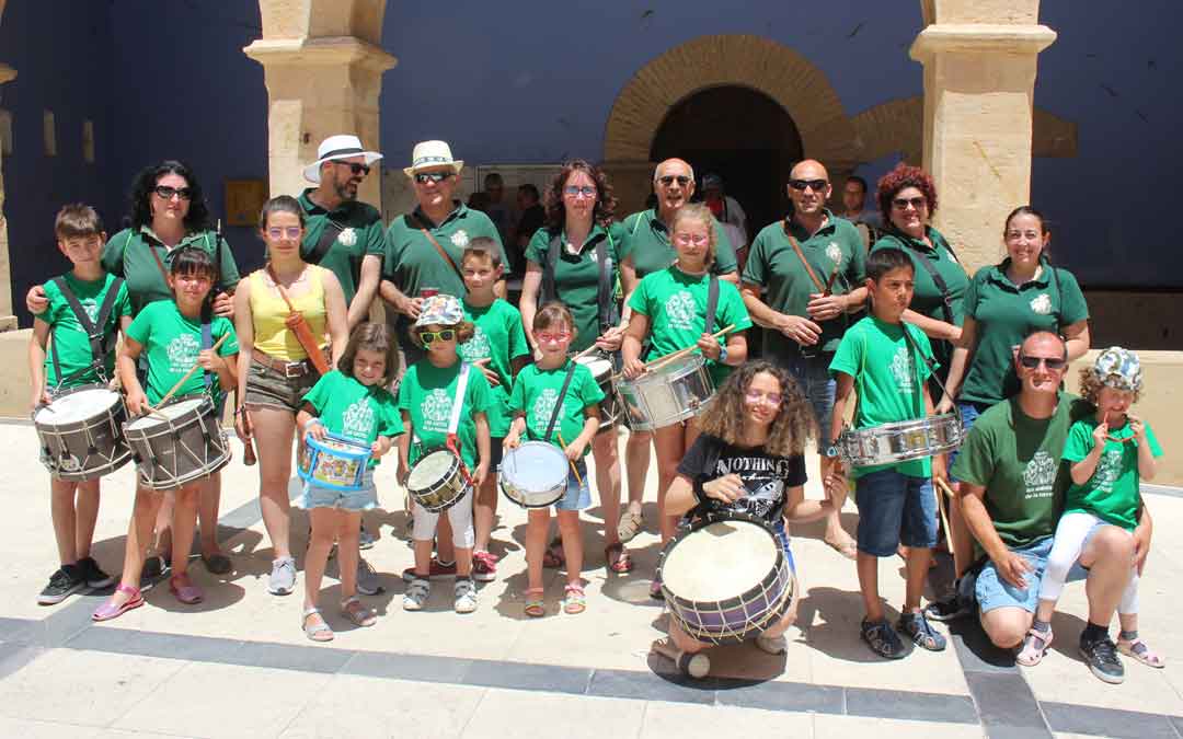Foto de grupo de los gaiteros de Torrevelilla. Foto: L. Castel
