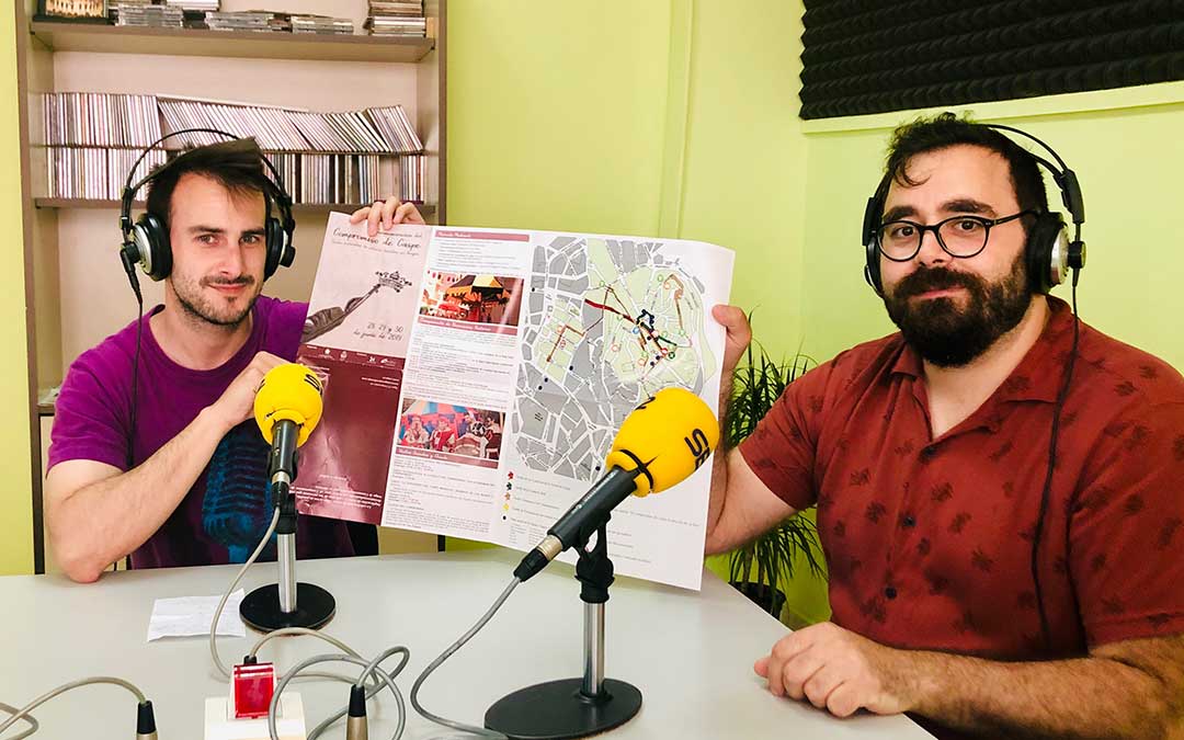 Los responsables de la Oficina de Turismo de Caspe.