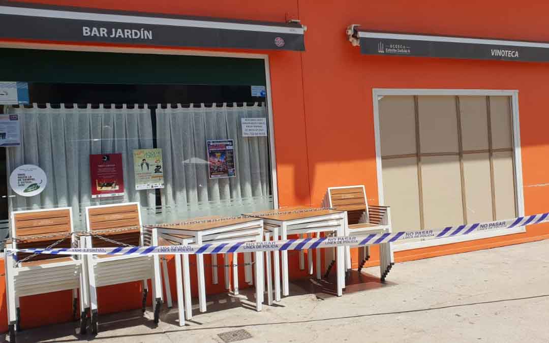 Los ladrones entraron a por la caja registradora y el bote de propinas