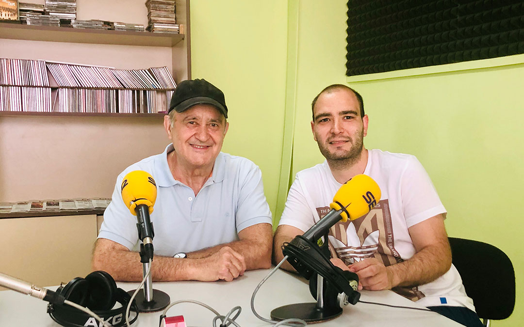 Presidente y cantador de la Rondalla Compromiso de Caspe.