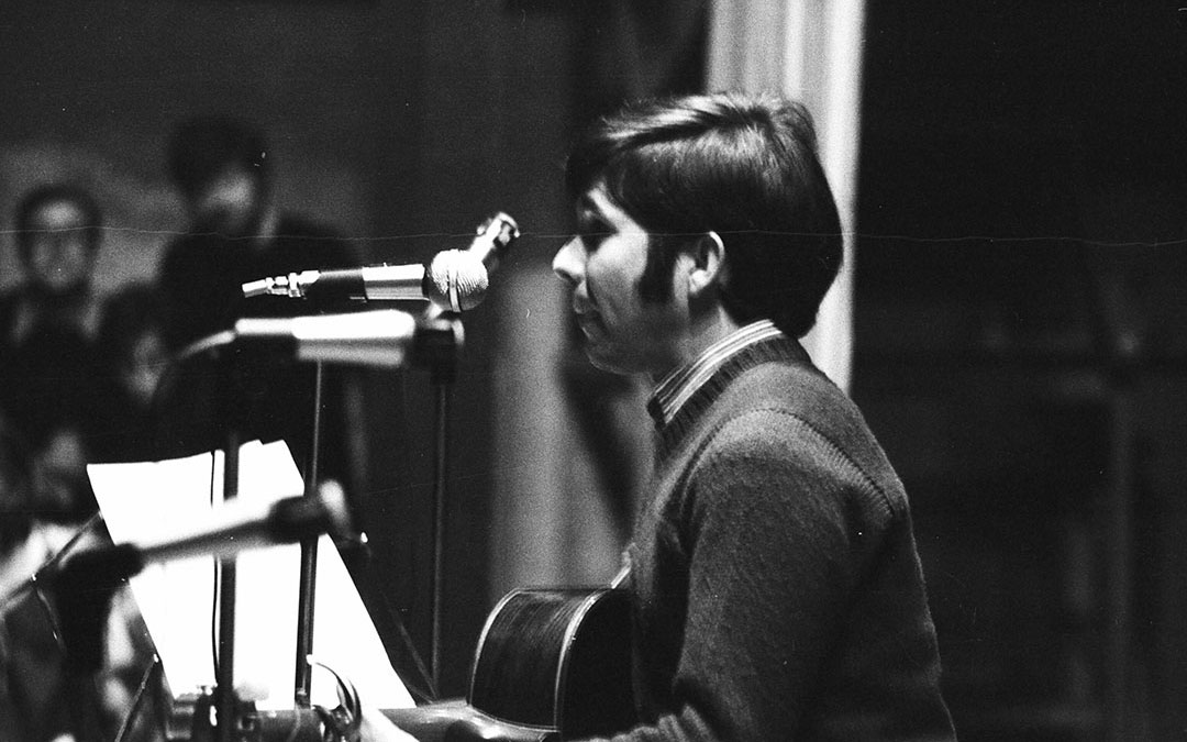 Tomás Bosque cantando en febrero de 1974. /Luis Melendo