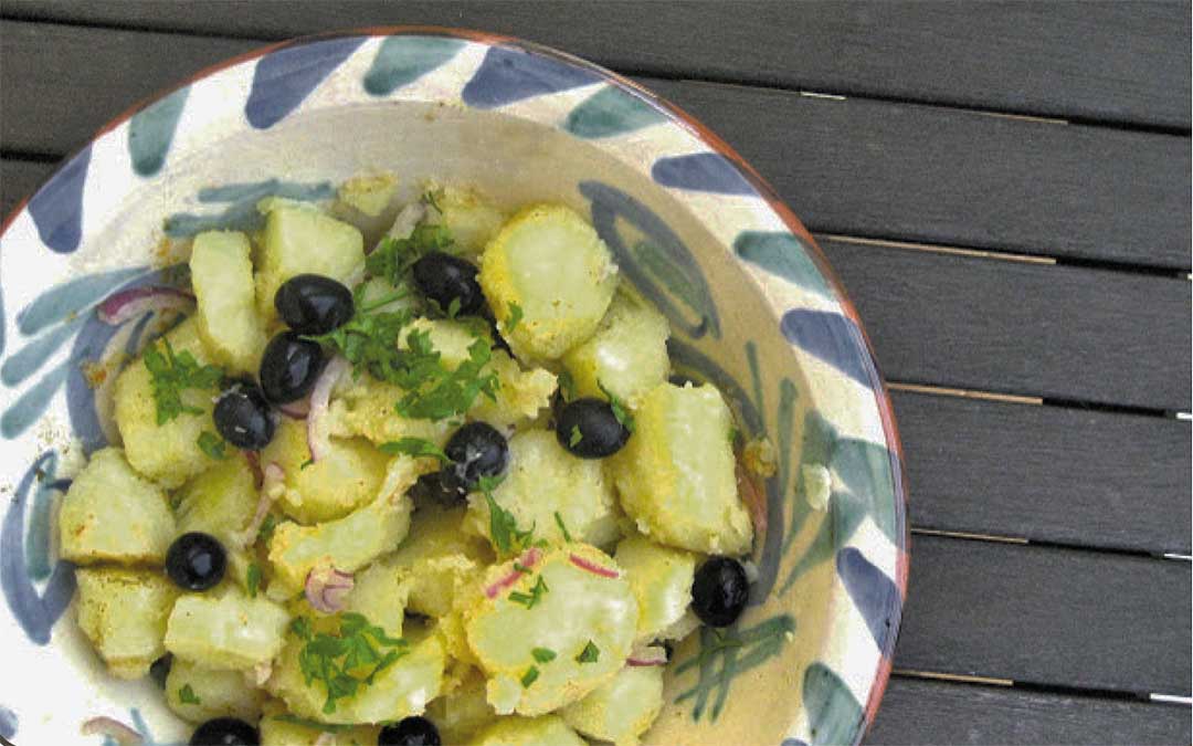 Ensalada patata aliñada con yogur y mostaza
