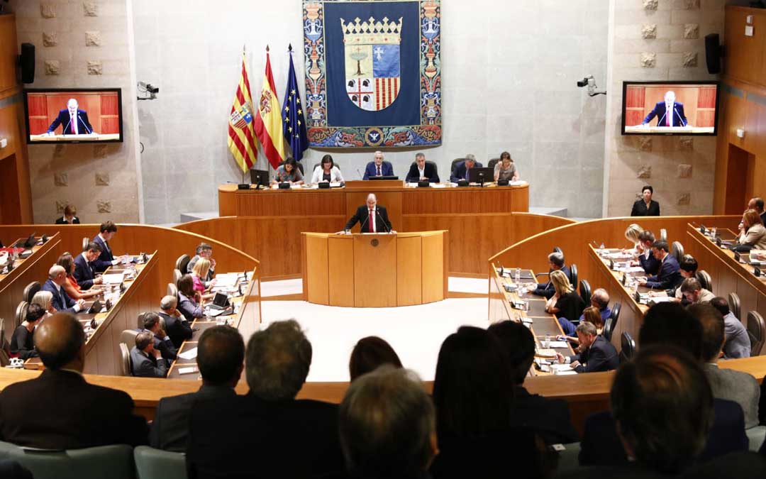 El candidato a la presidencia del Gobierno de Aragón ha pronunciado este martes su discurso de investidura. El miércoles se producirán las intervenciones de los grupos y la votación. Foto: PSOE