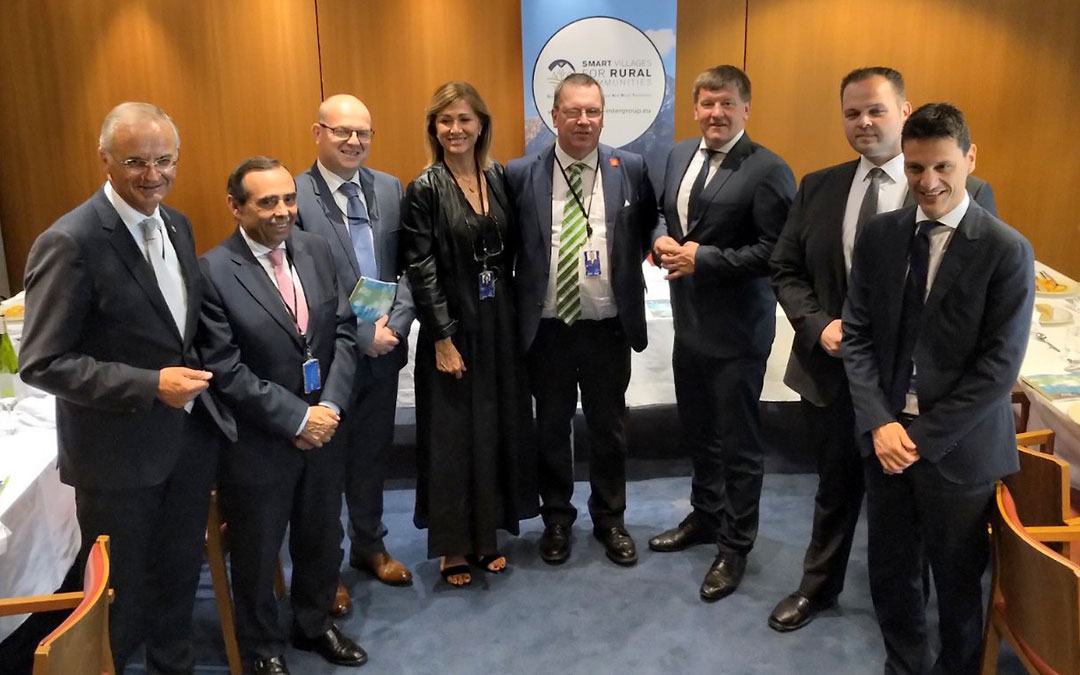Miembros del Intergrupo 'Smart Rural Communities' durante su última reunión en Estrasburgo. /SSPA