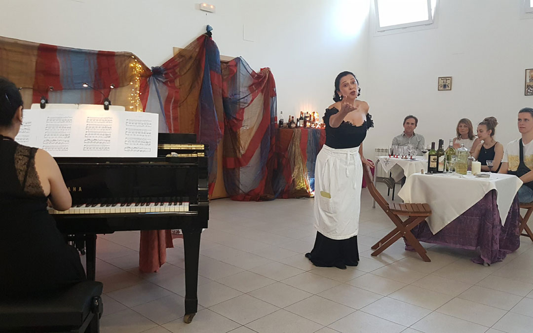 El concierto de las profesoras del curso, supuso el domingo, el pistoletazo de salida del curso que arrancó este lunes.