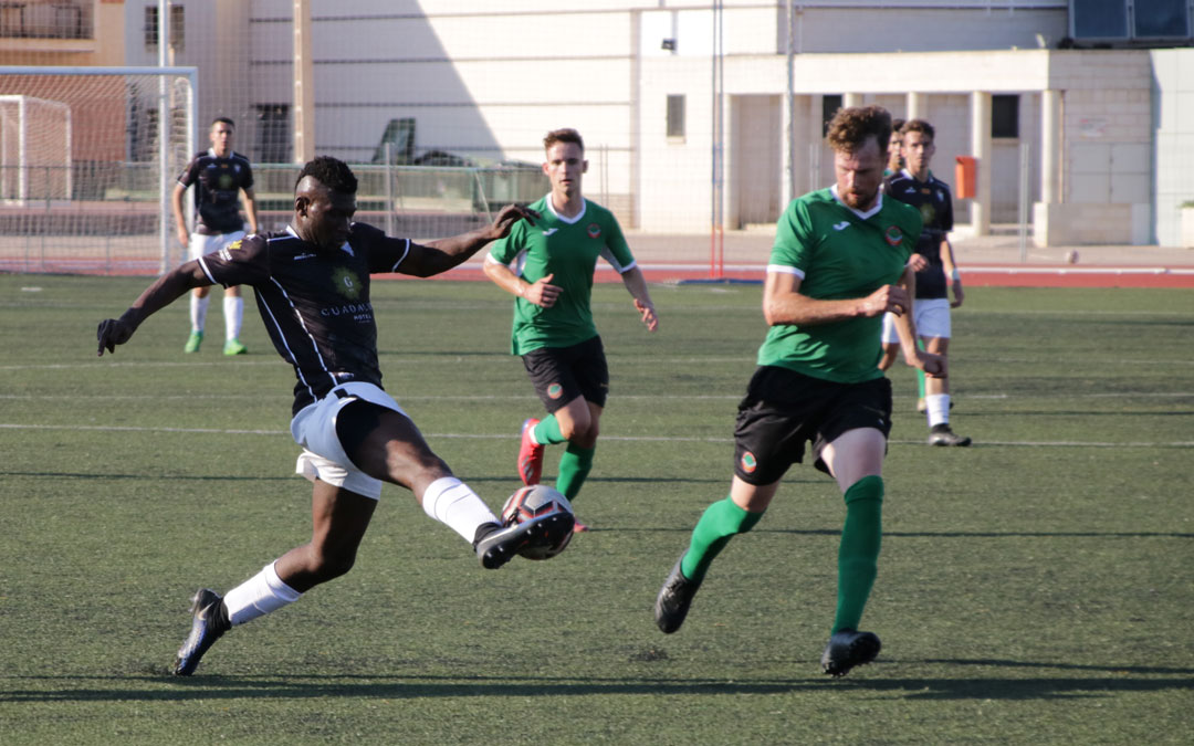 Juan Dappah, una de las caras nuevas del Alcañiz, fue uno de los jugadores más destacados del conjunto local