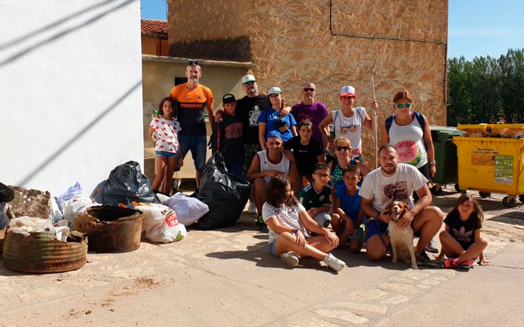 berge familias limpieza rio y pantano