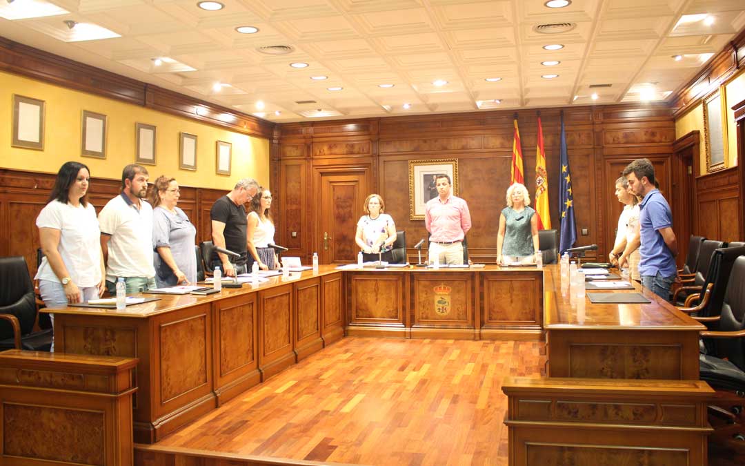 Minuto de silencio por el fallecimiento del ex alcalde Mariano Trallero.