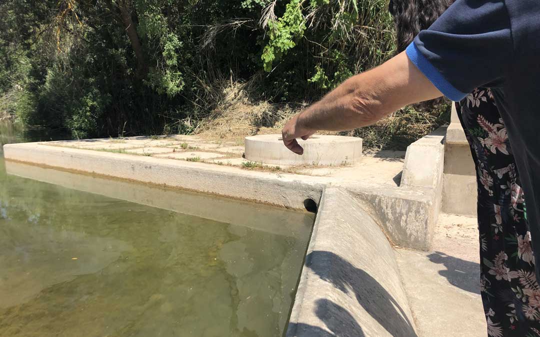 El azud de captación de Cretas se encuentra bajo mínimos todos los veranos