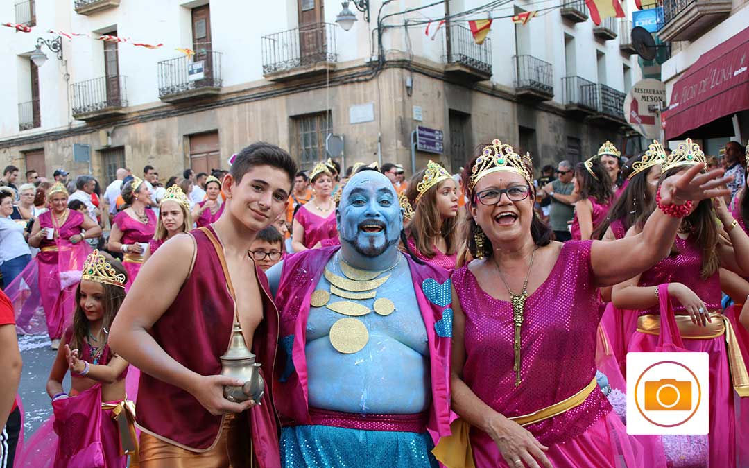 Desfile de carrozas en Caspe