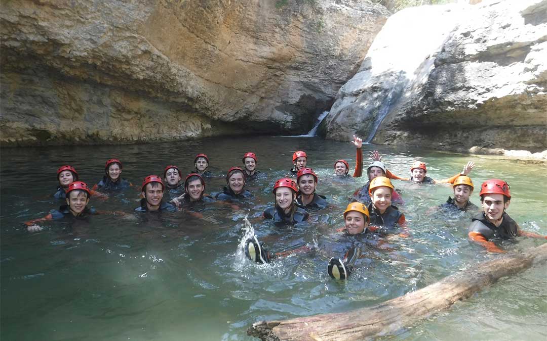 La excursión de barranquismo estuvo dirigida por la empresa Geoventur,gestionada por un joven de la localidad de Utrillas./ Comarca de Cuencas Mineras.