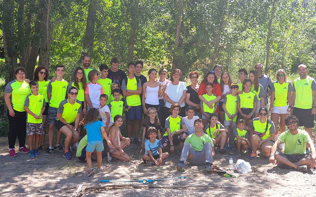 La empresa de turismo de naturaleza Geoventur formó también parte de estas fiestas con una actividad al aire libre./ Jordi Ramírez