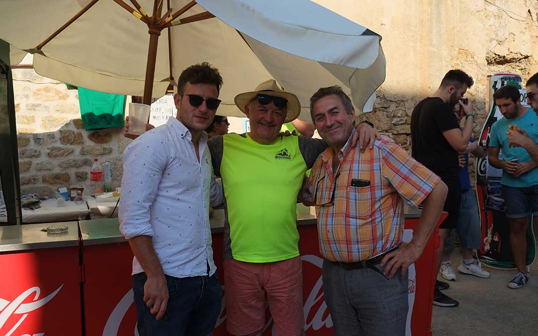 El bar, instalado en la plaza, fue un gran punto de reunión durante estos días./ Alicia Martín