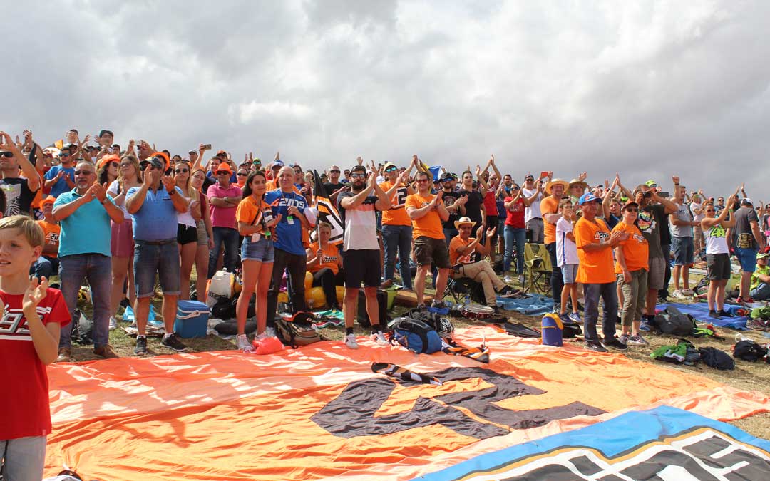 Los seguidores de Rins, en la pelouse 6. / B. Severino