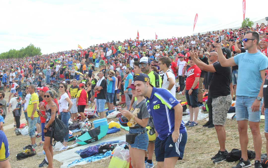La pelouse 6, el domingo de Moto GP. / B. Severino