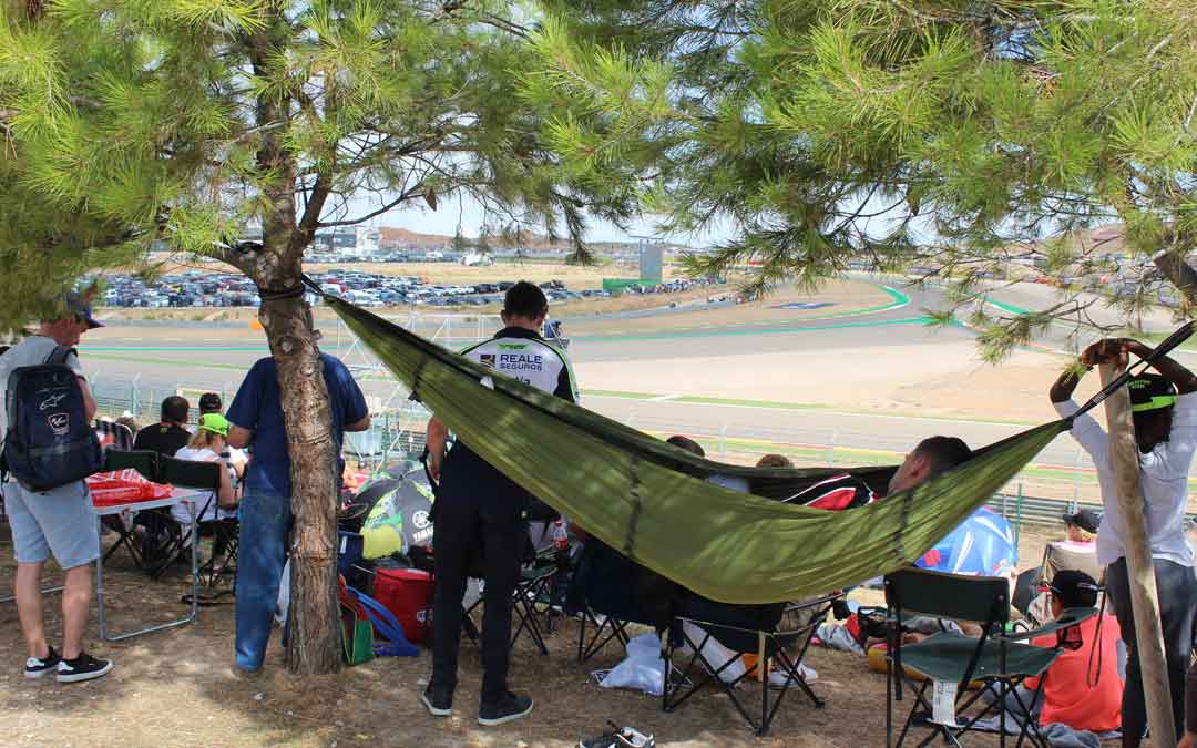 Cualquier lugar el bueno para descansar. / B. Severino