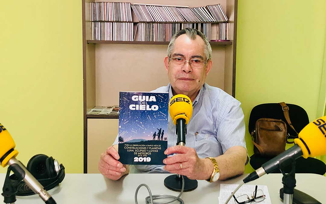 Manuel Garcés participa en la sección de Astronomía para principiantes.