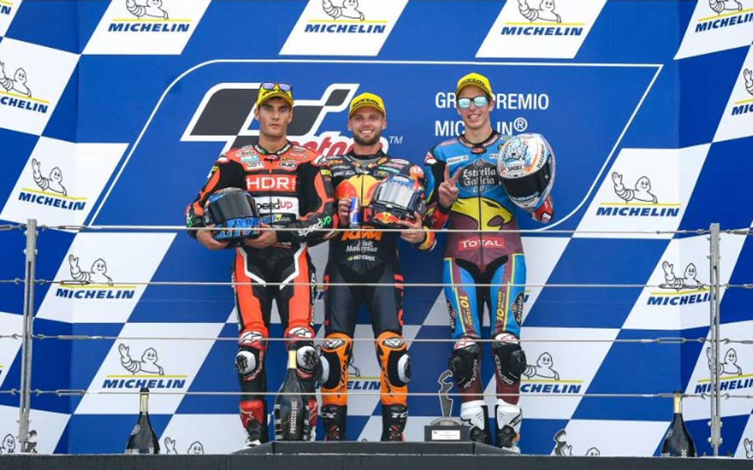 Ganadores en el podio