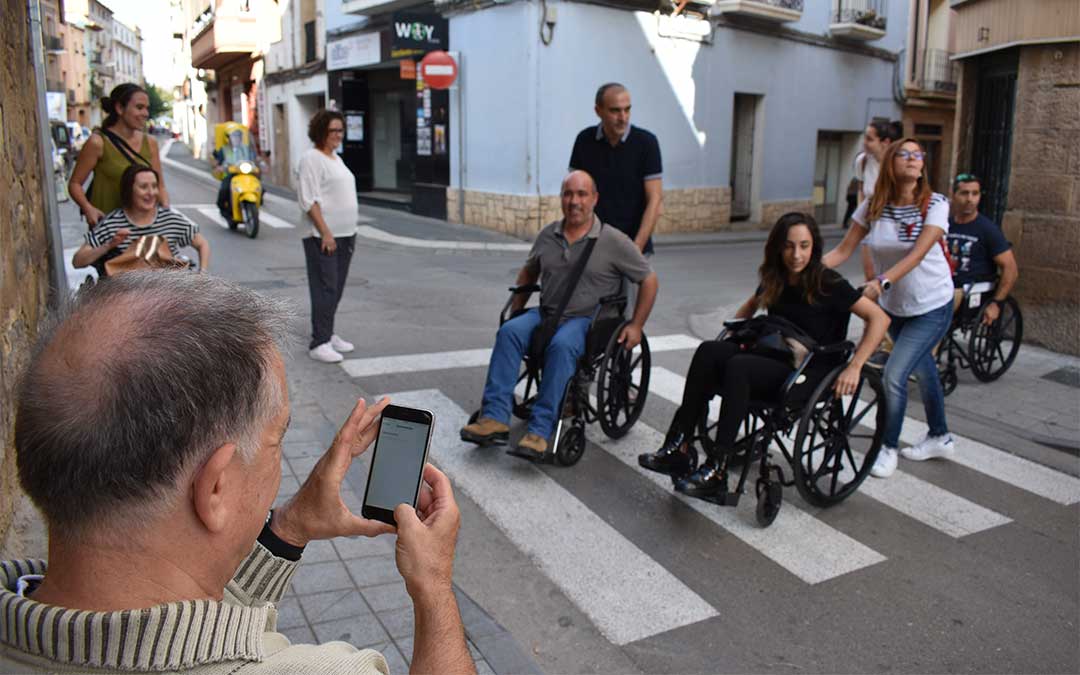 Paseo con Accesibilidapp en Caspe.