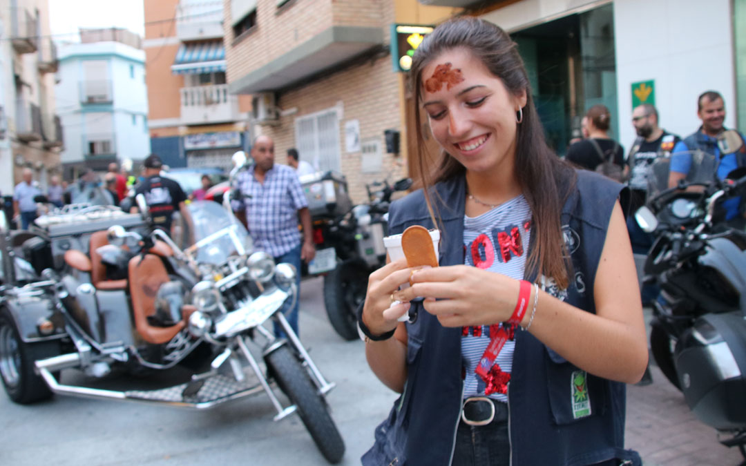 Tras el baile llegó el momento de realizar una chocolatada. // Esther Icart
