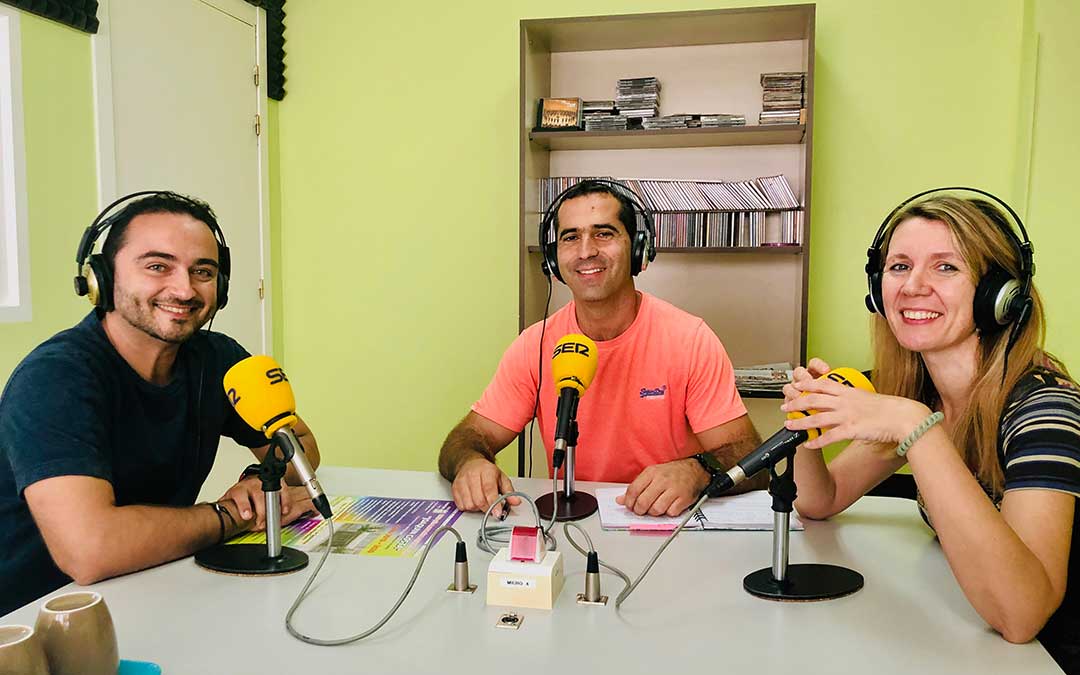 La protagonista de nuestro programa es la Educación. Hablamos con el concejal de Educación del Ayto de Caspe, Gabriel Luena, sobre el comienzo del curso. Le acompañan el director del Centro de Adultos Joaquín Costa, David López, y la secretaria de la UNED en Caspe, Merche Catalán, que hablan de su oferta formativa.