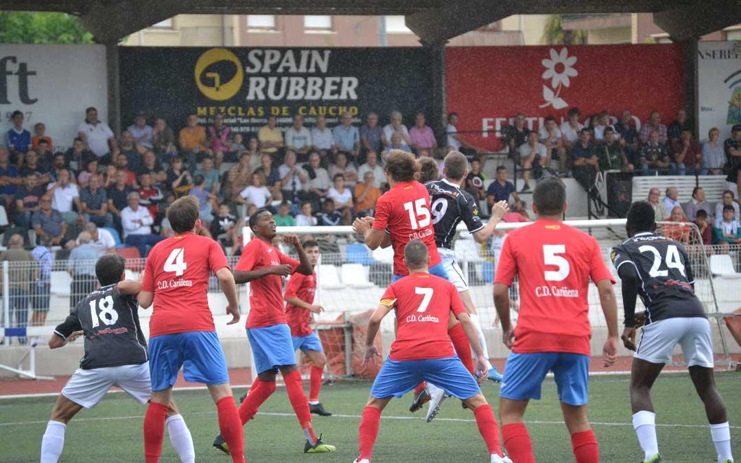 El Alcañiz logró una trabajada victoria ante el Cariñena por 2 a 0