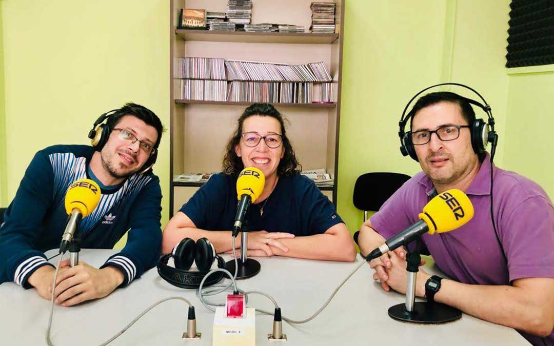 Invitados a 'Hoy es tu día' en Radio Caspe.