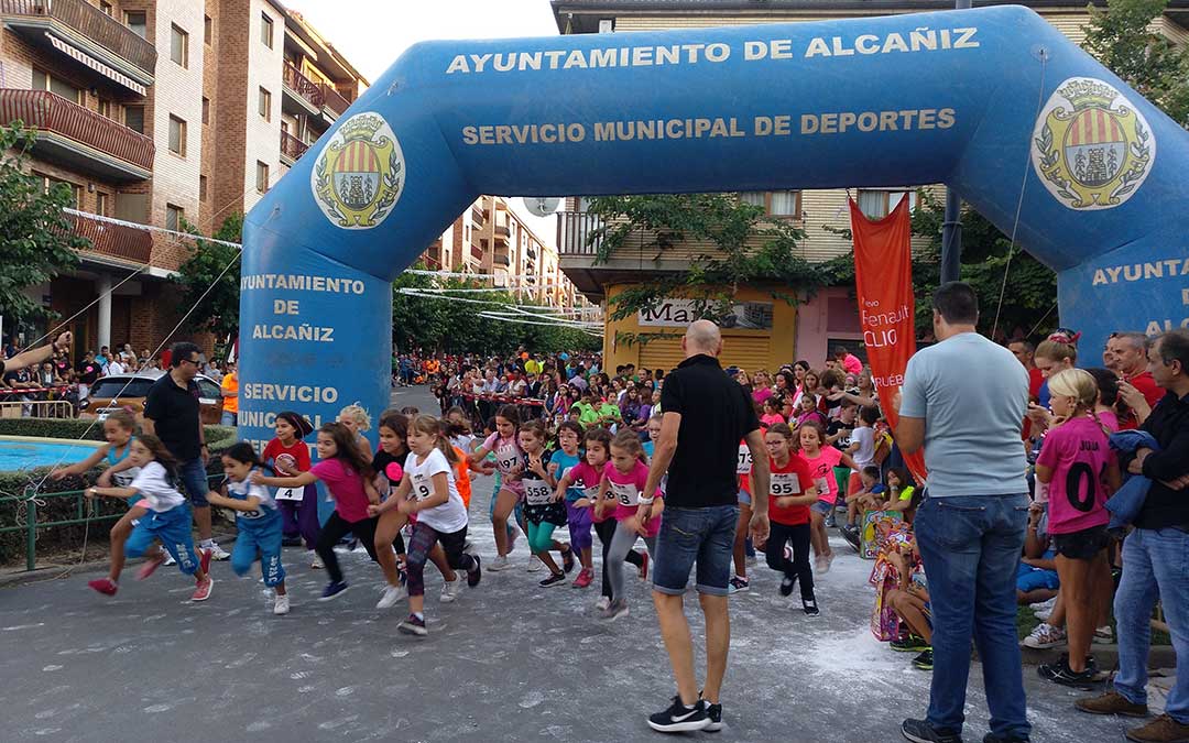 Chicas y chicos disfrutaron de un espectacular ambiente durante la competición./ Alicia Martín