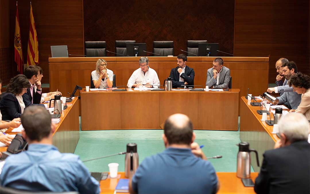 Reunión celebrada por el Grupo Socialista este lunes en las Cortes de Aragón./ PSOE
