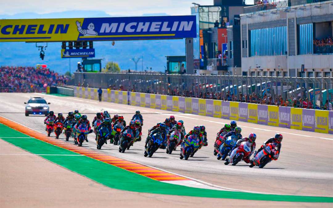 Salida de Moto3.// ASMedia.