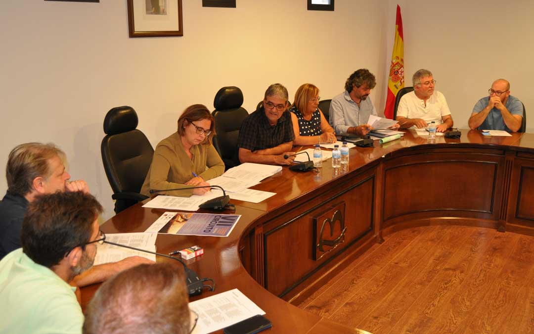 El pleno, de carácter extraordinario, sirvió para aprobar las retribuciones y los nombramientos de vicepresidentes y consejeros delegados