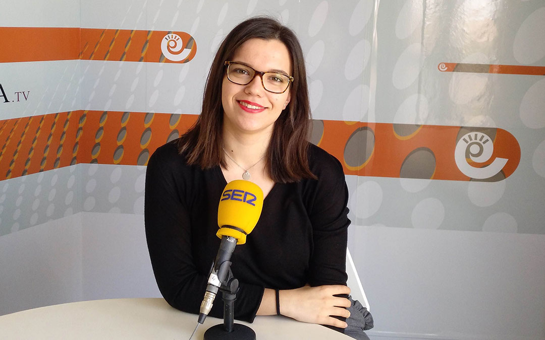 Alicia Martín, directora de 'Hoy es tu día' en Radio La Comarca.