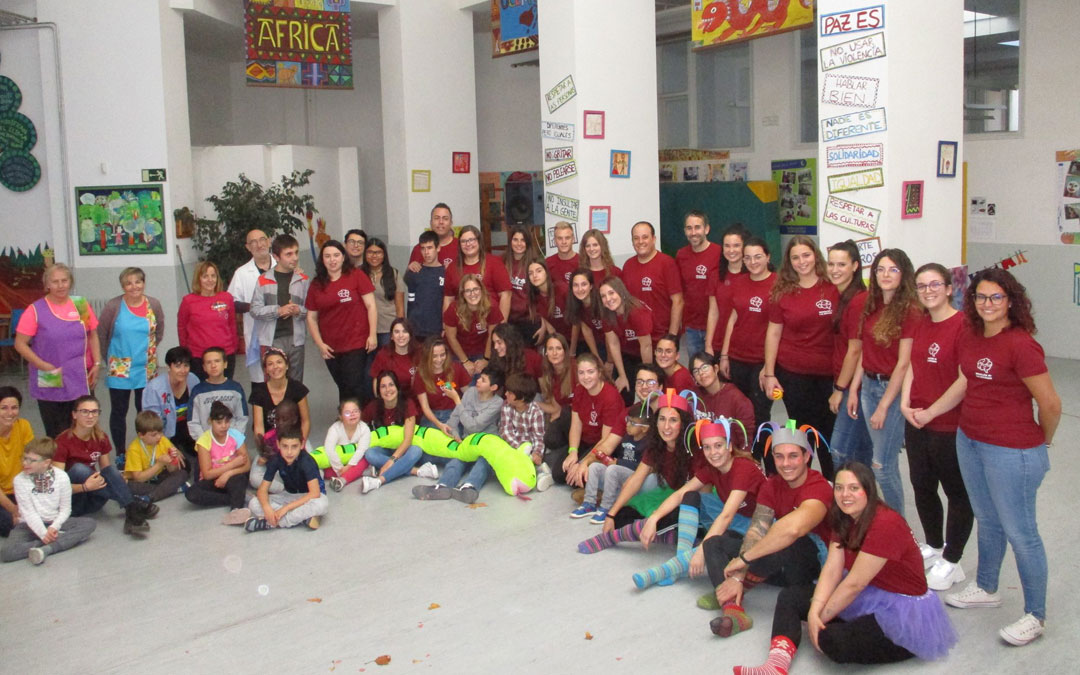 Imagen de grupo con el alumnado de la Etapa Básica. /GLORIA FUERTES
