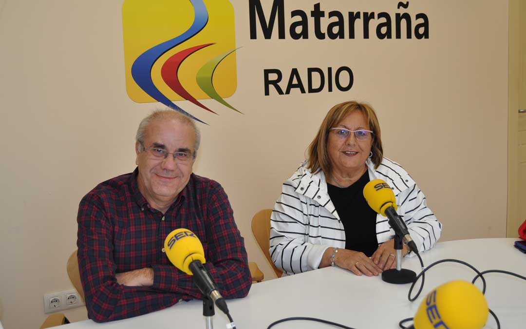El organizador de la Matabikers, Antonio Albesa y la alcaldesa de Fuentespalda, Carmen Agud.