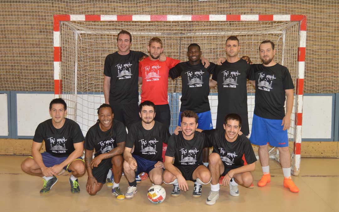 El equipo Kebad Taj Mahal que participa en la liga local de fútbol sala de Alcañiz