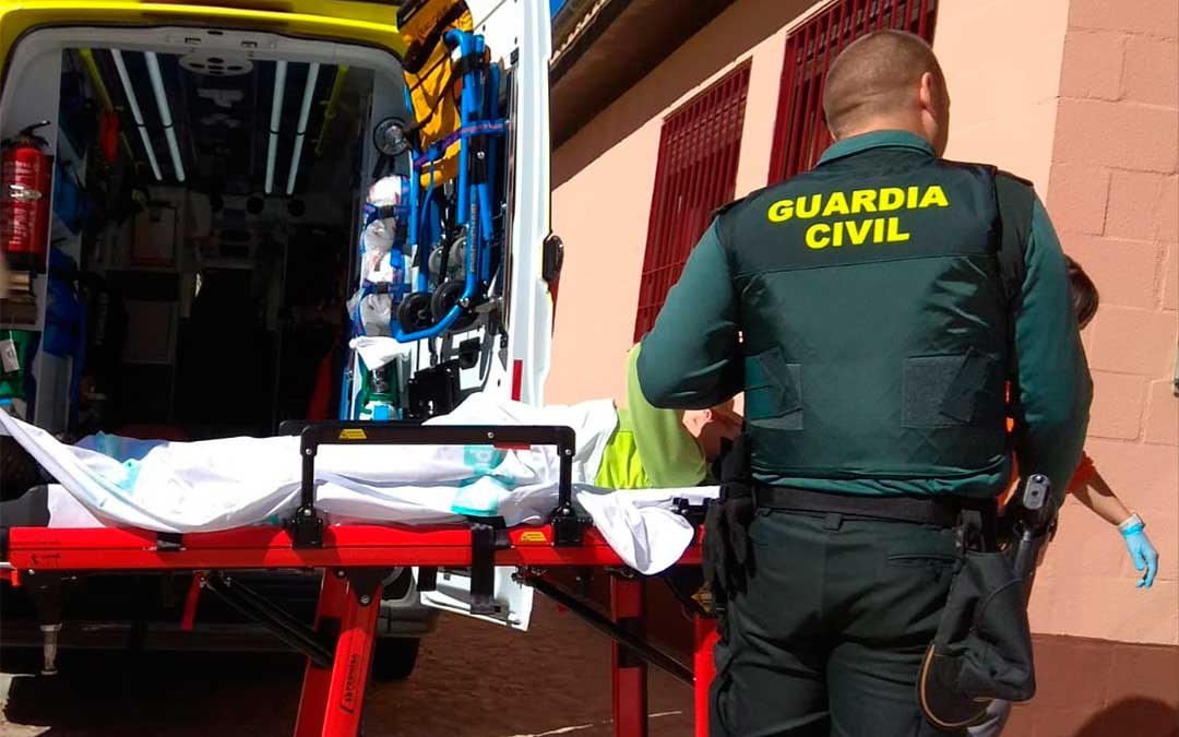 La senderista fue trasladada en ambulancia al Hospital Comarcal de Alcañiz.