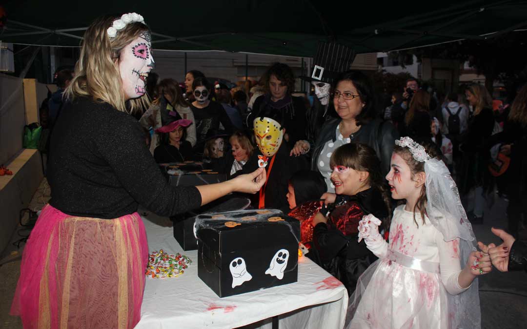 Los niños alcanizanos se han divertido en Hallooween / L. Castel