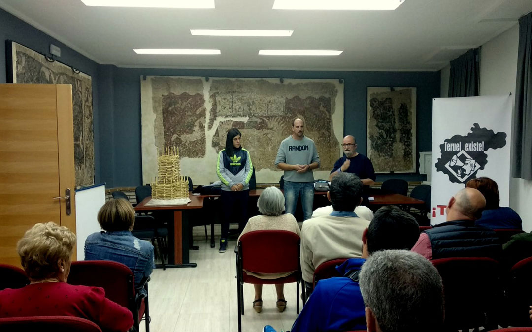 Charla de Teruel Existe en La Puebla de Híjar. / Teruel Existe
