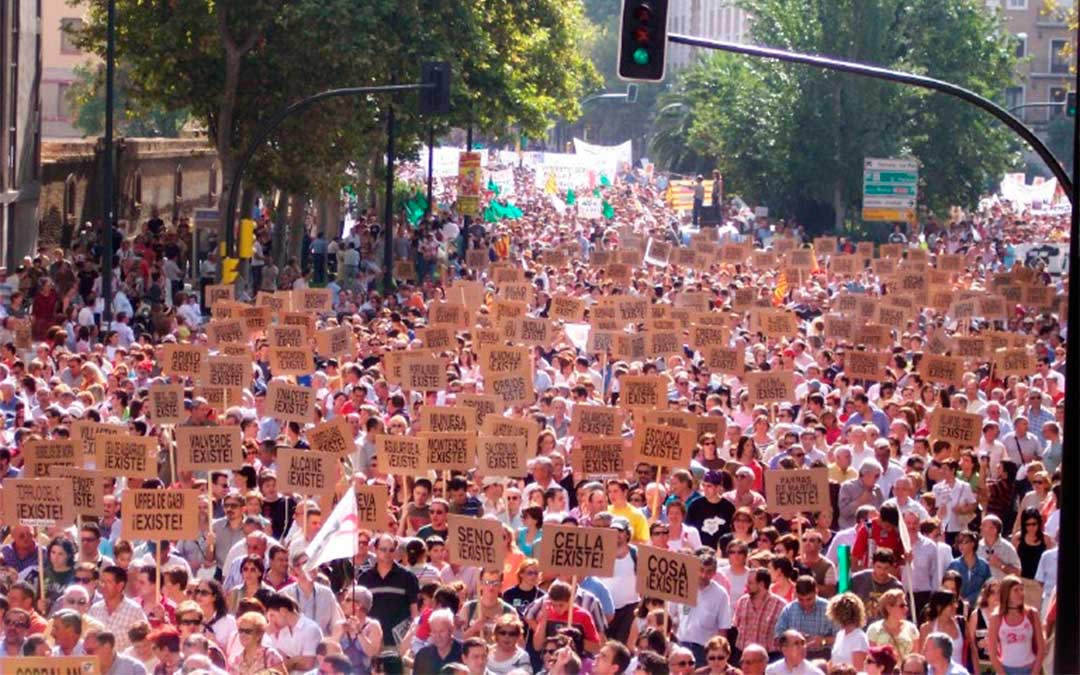 Manifestación en Zaragoza en el año 2004./ Teruel Existe