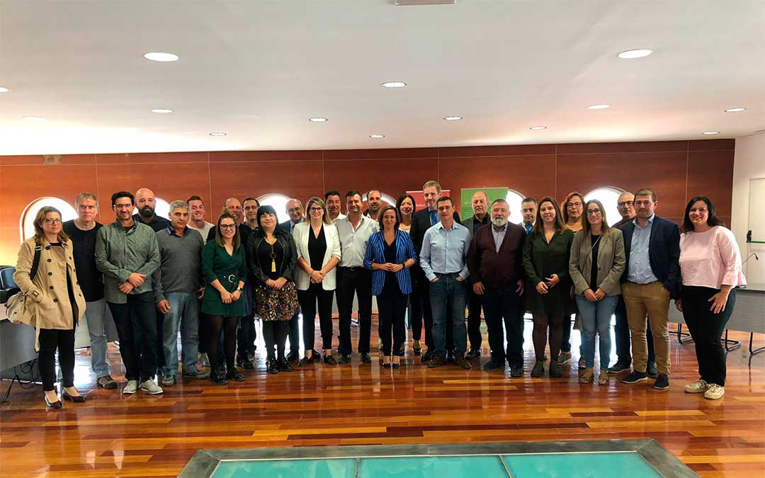La Secretaria General de los socialistas turolenses, Mayte Pérez, se reúne con los cargos electos en la Comarca del Bajo Aragón